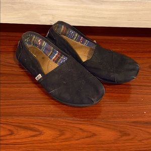 Black toms
